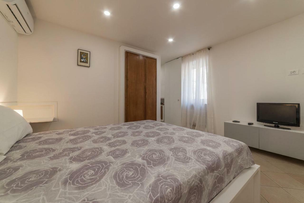 Montecitorio Lovely Apartment Рим Екстер'єр фото